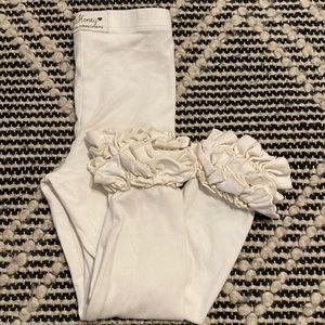 SweetHoney cream colored toddler girl’s leggings with ruffles, size 4